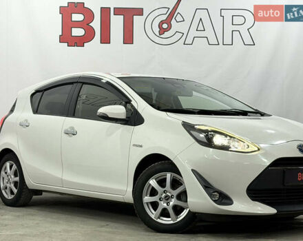 Білий Тойота Aqua, об'ємом двигуна 1.5 л та пробігом 87 тис. км за 13200 $, фото 2 на Automoto.ua