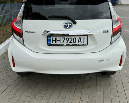 Білий Тойота Aqua, об'ємом двигуна 1.5 л та пробігом 86 тис. км за 12800 $, фото 32 на Automoto.ua
