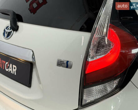 Білий Тойота Aqua, об'ємом двигуна 1.5 л та пробігом 87 тис. км за 13200 $, фото 12 на Automoto.ua