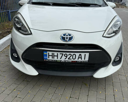 Білий Тойота Aqua, об'ємом двигуна 1.5 л та пробігом 86 тис. км за 12800 $, фото 18 на Automoto.ua