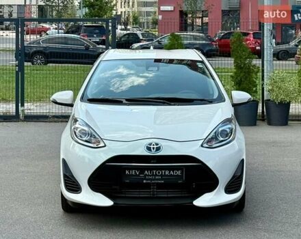 Білий Тойота Aqua, об'ємом двигуна 1.5 л та пробігом 38 тис. км за 13400 $, фото 3 на Automoto.ua