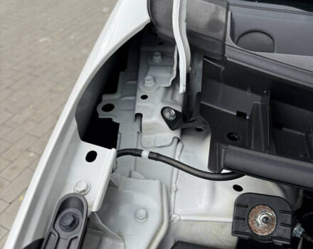 Білий Тойота Aqua, об'ємом двигуна 1.5 л та пробігом 86 тис. км за 12800 $, фото 65 на Automoto.ua