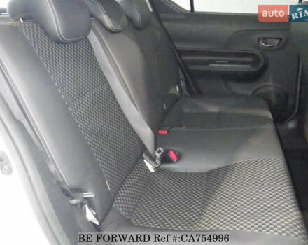 Белый Тойота Aqua, объемом двигателя 1.5 л и пробегом 79 тыс. км за 12700 $, фото 49 на Automoto.ua