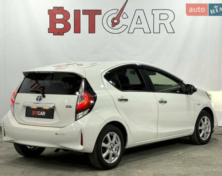 Білий Тойота Aqua, об'ємом двигуна 1.5 л та пробігом 87 тис. км за 13200 $, фото 9 на Automoto.ua