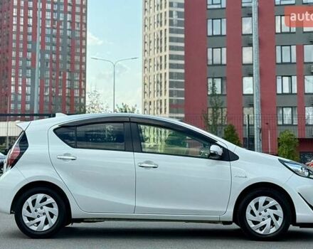 Білий Тойота Aqua, об'ємом двигуна 1.5 л та пробігом 38 тис. км за 13400 $, фото 7 на Automoto.ua