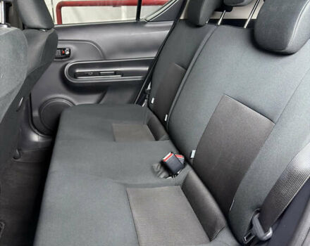 Білий Тойота Aqua, об'ємом двигуна 1.5 л та пробігом 87 тис. км за 13200 $, фото 38 на Automoto.ua