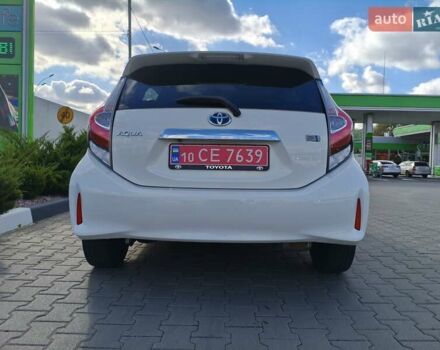 Белый Тойота Aqua, объемом двигателя 1.5 л и пробегом 73 тыс. км за 12900 $, фото 6 на Automoto.ua