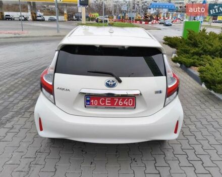 Белый Тойота Aqua, объемом двигателя 1.5 л и пробегом 73 тыс. км за 12800 $, фото 9 на Automoto.ua