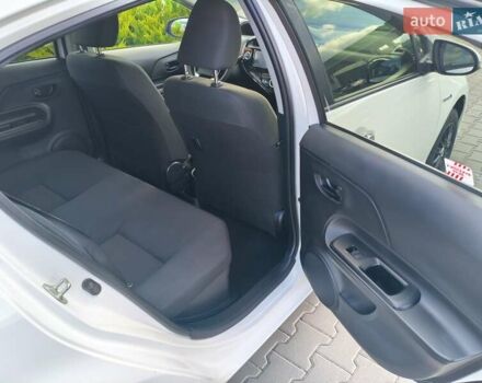 Белый Тойота Aqua, объемом двигателя 1.5 л и пробегом 73 тыс. км за 12900 $, фото 15 на Automoto.ua