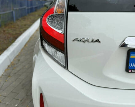 Білий Тойота Aqua, об'ємом двигуна 1.5 л та пробігом 86 тис. км за 12800 $, фото 33 на Automoto.ua
