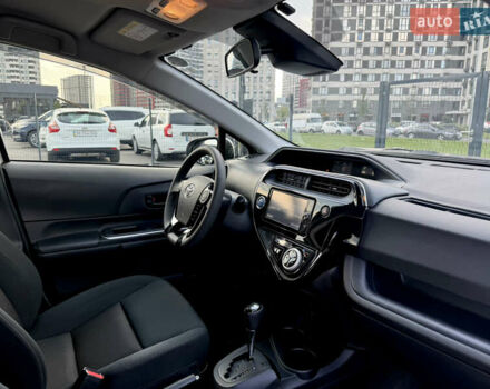 Білий Тойота Aqua, об'ємом двигуна 1.5 л та пробігом 38 тис. км за 13400 $, фото 34 на Automoto.ua