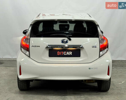 Білий Тойота Aqua, об'ємом двигуна 1.5 л та пробігом 87 тис. км за 13200 $, фото 15 на Automoto.ua