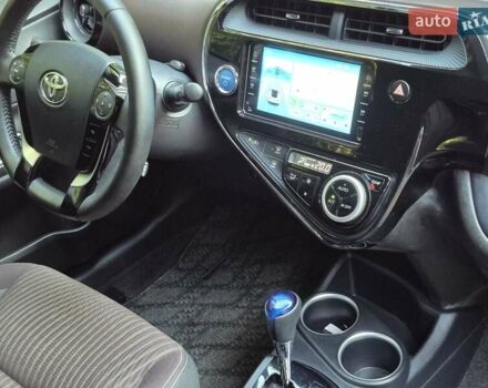 Білий Тойота Aqua, об'ємом двигуна 1.5 л та пробігом 80 тис. км за 12699 $, фото 30 на Automoto.ua