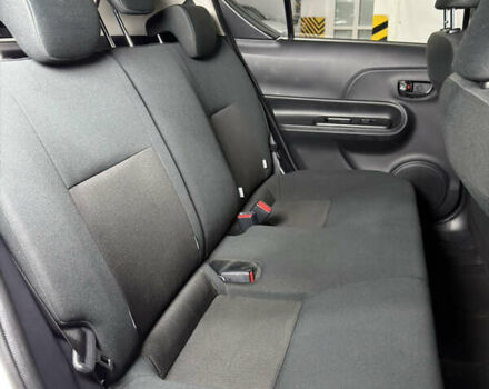 Білий Тойота Aqua, об'ємом двигуна 1.5 л та пробігом 87 тис. км за 13200 $, фото 42 на Automoto.ua