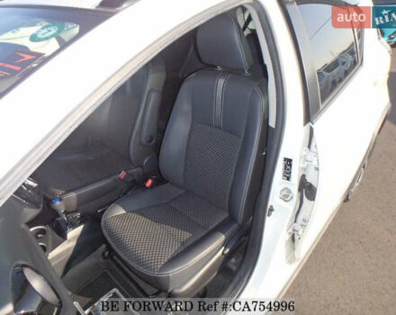 Белый Тойота Aqua, объемом двигателя 1.5 л и пробегом 79 тыс. км за 12700 $, фото 25 на Automoto.ua