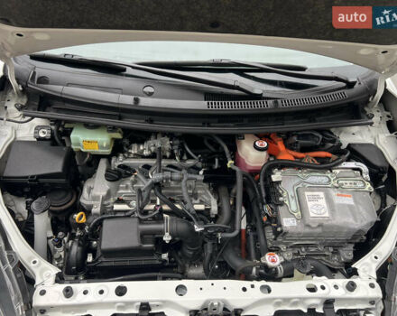 Белый Тойота Aqua, объемом двигателя 1.5 л и пробегом 61 тыс. км за 13200 $, фото 24 на Automoto.ua