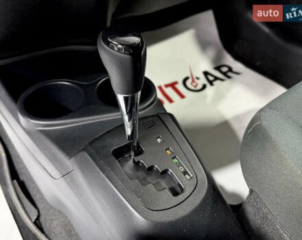 Білий Тойота Aqua, об'ємом двигуна 1.5 л та пробігом 87 тис. км за 13200 $, фото 27 на Automoto.ua