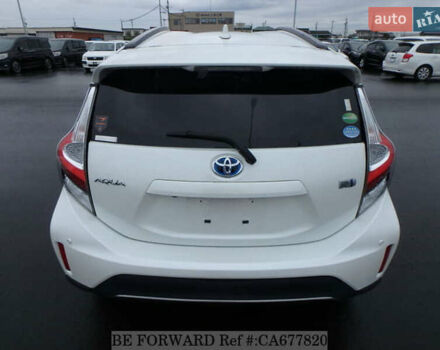 Белый Тойота Aqua, объемом двигателя 1.5 л и пробегом 27 тыс. км за 13500 $, фото 4 на Automoto.ua