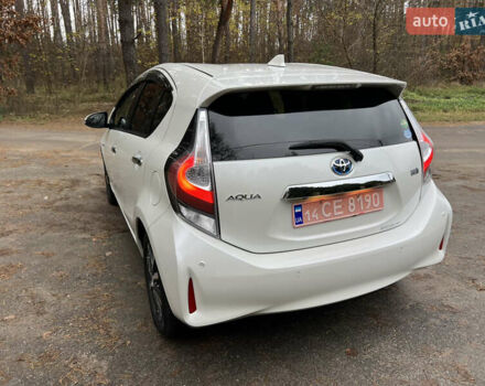 Білий Тойота Aqua, об'ємом двигуна 1.5 л та пробігом 61 тис. км за 13200 $, фото 11 на Automoto.ua