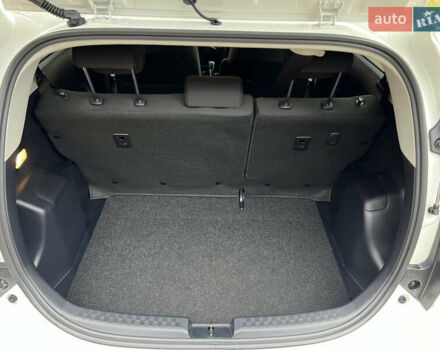 Білий Тойота Aqua, об'ємом двигуна 1.5 л та пробігом 61 тис. км за 13200 $, фото 23 на Automoto.ua