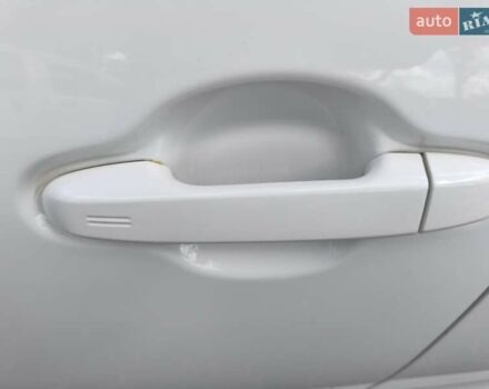 Белый Тойота Aqua, объемом двигателя 1.5 л и пробегом 74 тыс. км за 13400 $, фото 19 на Automoto.ua