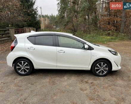 Білий Тойота Aqua, об'ємом двигуна 1.5 л та пробігом 61 тис. км за 13200 $, фото 7 на Automoto.ua