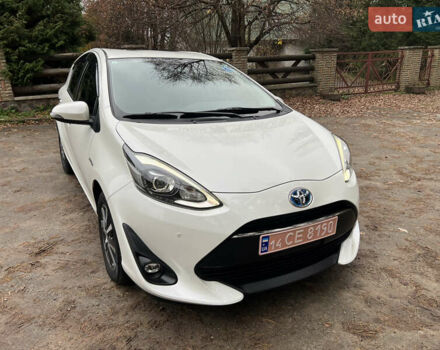 Білий Тойота Aqua, об'ємом двигуна 1.5 л та пробігом 61 тис. км за 13200 $, фото 4 на Automoto.ua