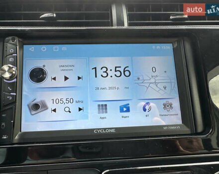 Белый Тойота Aqua, объемом двигателя 1.5 л и пробегом 113 тыс. км за 14950 $, фото 43 на Automoto.ua