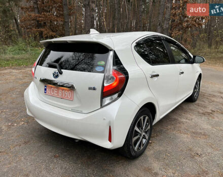 Білий Тойота Aqua, об'ємом двигуна 1.5 л та пробігом 61 тис. км за 13200 $, фото 9 на Automoto.ua