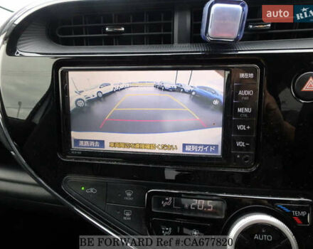 Белый Тойота Aqua, объемом двигателя 1.5 л и пробегом 27 тыс. км за 13500 $, фото 43 на Automoto.ua