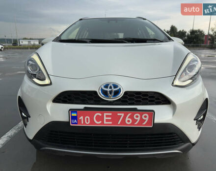 Белый Тойота Aqua, объемом двигателя 1.5 л и пробегом 113 тыс. км за 14950 $, фото 1 на Automoto.ua