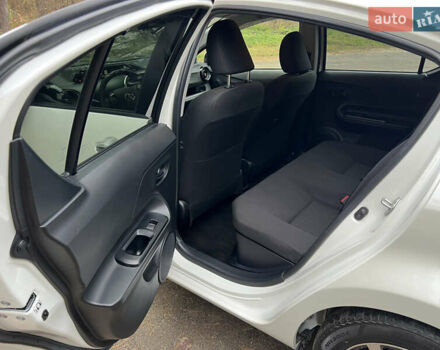 Білий Тойота Aqua, об'ємом двигуна 1.5 л та пробігом 61 тис. км за 13200 $, фото 16 на Automoto.ua
