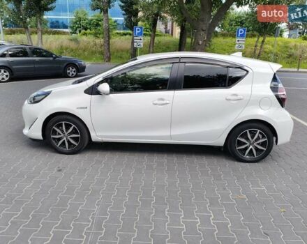 Белый Тойота Aqua, объемом двигателя 1.5 л и пробегом 74 тыс. км за 13400 $, фото 8 на Automoto.ua