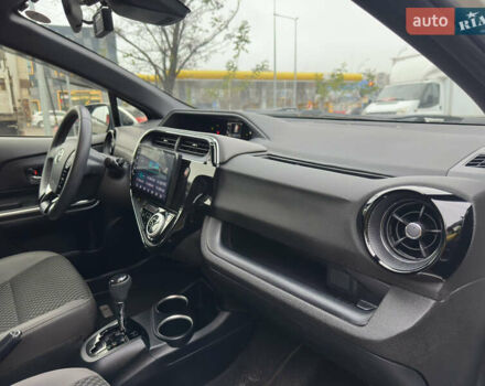 Белый Тойота Aqua, объемом двигателя 1.5 л и пробегом 79 тыс. км за 15950 $, фото 50 на Automoto.ua