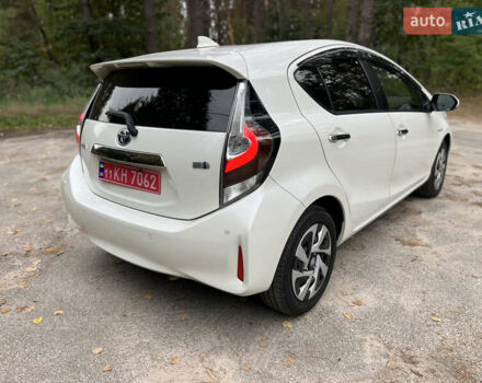 Білий Тойота Aqua, об'ємом двигуна 1.5 л та пробігом 58 тис. км за 13300 $, фото 9 на Automoto.ua