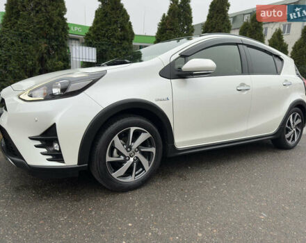 Белый Тойота Aqua, объемом двигателя 1.5 л и пробегом 79 тыс. км за 15950 $, фото 6 на Automoto.ua