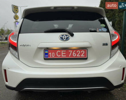 Белый Тойота Aqua, объемом двигателя 1.5 л и пробегом 79 тыс. км за 15950 $, фото 8 на Automoto.ua