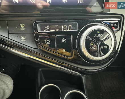 Белый Тойота Aqua, объемом двигателя 1.5 л и пробегом 79 тыс. км за 15950 $, фото 35 на Automoto.ua