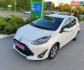 Белый Тойота Aqua, объемом двигателя 1.5 л и пробегом 55 тыс. км за 13400 $, фото 1 на Automoto.ua