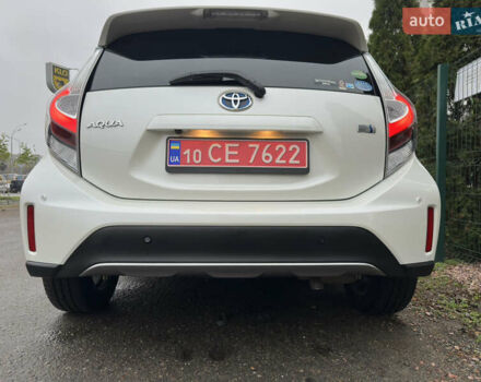 Белый Тойота Aqua, объемом двигателя 1.5 л и пробегом 79 тыс. км за 15950 $, фото 9 на Automoto.ua