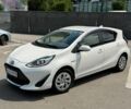 Белый Тойота Aqua, объемом двигателя 1.5 л и пробегом 73 тыс. км за 13700 $, фото 4 на Automoto.ua