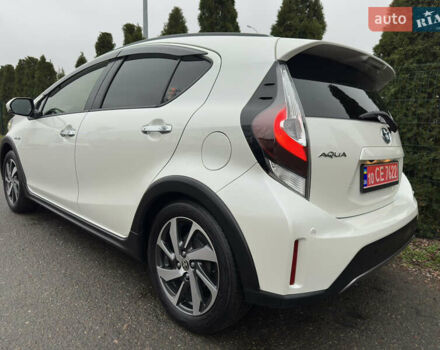 Белый Тойота Aqua, объемом двигателя 1.5 л и пробегом 79 тыс. км за 15950 $, фото 7 на Automoto.ua