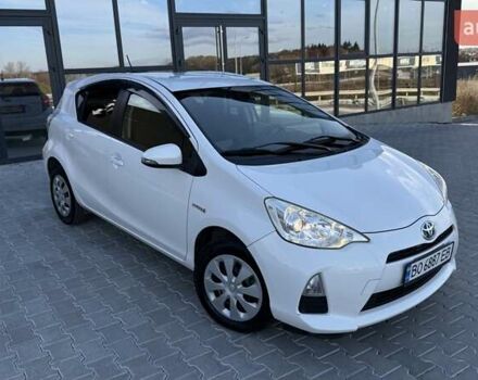 Белый Тойота Aqua, объемом двигателя 1.5 л и пробегом 85 тыс. км за 10499 $, фото 1 на Automoto.ua