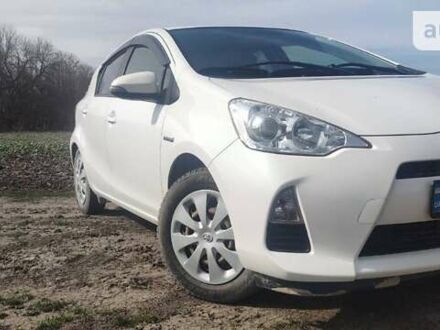 Белый Тойота Aqua, объемом двигателя 1.5 л и пробегом 83 тыс. км за 11356 $, фото 1 на Automoto.ua