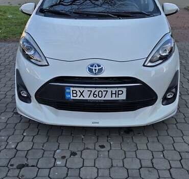 Белый Тойота Aqua, объемом двигателя 1.5 л и пробегом 51 тыс. км за 12800 $, фото 1 на Automoto.ua