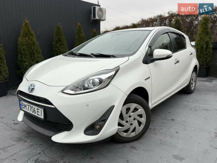 Белый Тойота Aqua, объемом двигателя 1.5 л и пробегом 63 тыс. км за 11300 $, фото 1 на Automoto.ua
