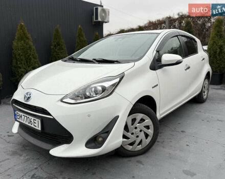 Білий Тойота Aqua, об'ємом двигуна 1.5 л та пробігом 63 тис. км за 11300 $, фото 1 на Automoto.ua