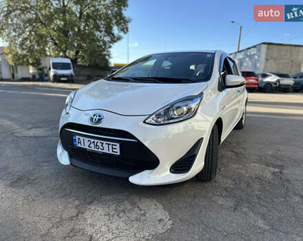Белый Тойота Aqua, объемом двигателя 1.5 л и пробегом 38 тыс. км за 12500 $, фото 1 на Automoto.ua
