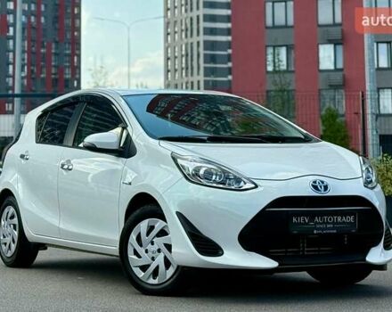 Білий Тойота Aqua, об'ємом двигуна 1.5 л та пробігом 38 тис. км за 13400 $, фото 1 на Automoto.ua