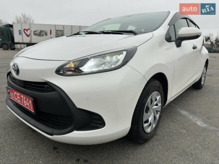 Белый Тойота Aqua, объемом двигателя 1.5 л и пробегом 58 тыс. км за 17900 $, фото 1 на Automoto.ua